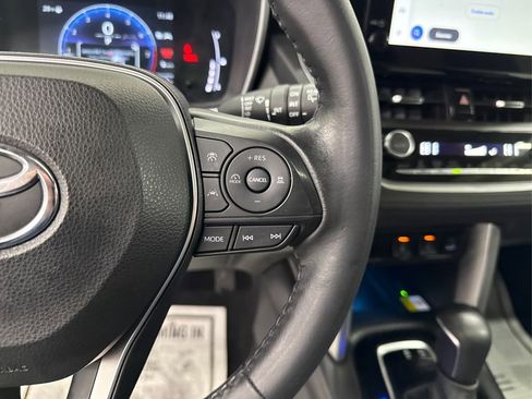 Used 2023 Toyota Corolla Cross XLE image 27