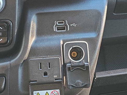 Used 2023 RAM ProMaster 3500 w/ Driver Convenience Group image 30