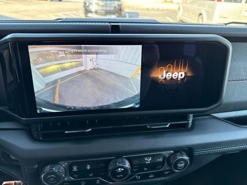 Used 2026 Jeep Wrangler Unlimited Rubicon w/ Safety Group AWD/4WD image 22
