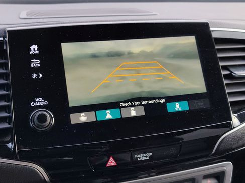 Used 2019 Honda Pilot Touring image 4