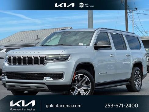 Used 2024 Jeep Wagoneer L Series II w/ Flexible Seating Group AWD/4WD image 1