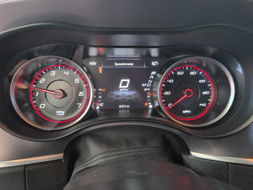 Used 2020 Dodge Charger SXT RWD image 13