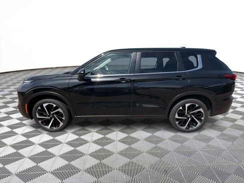 Used 2024 Mitsubishi Outlander SE AWD/4WD image 2