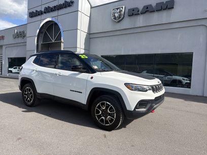 Used 2025 Jeep Compass Trailhawk w/ Trailhawk Elite Group