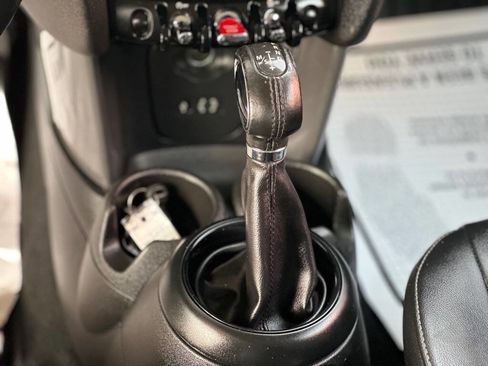 Used 2018 MINI Cooper 4-Door Hardtop image 12