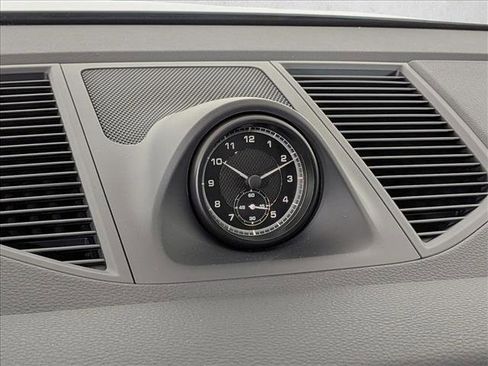 New 2026 Porsche Macan image 28