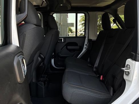 Used 2025 Jeep Wrangler Unlimited Sport AWD/4WD image 11