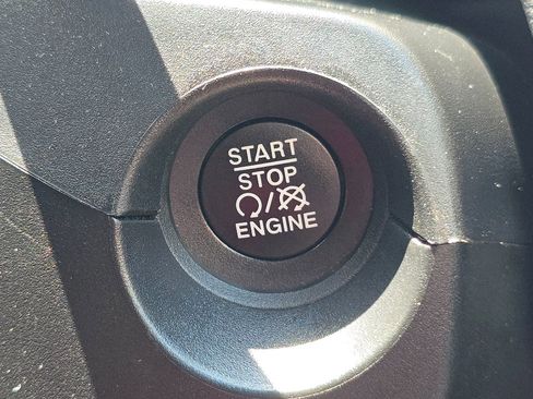 Used 2021 Jeep Compass Latitude w/ Driver Assistance Group FWD image 28