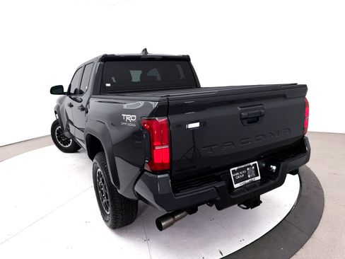 Used 2025 Toyota Tacoma TRD Off-Road AWD/4WD image 6