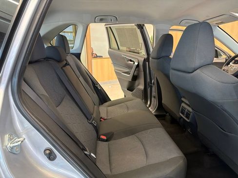 Used 2025 Toyota RAV4 XLE FWD image 34