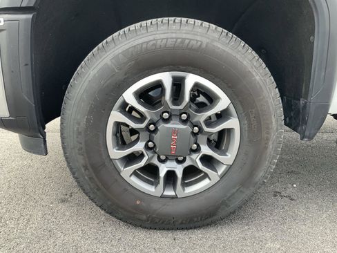 Used 2025 GMC Sierra 2500 SLE w/ SLE Convenience Package image 18