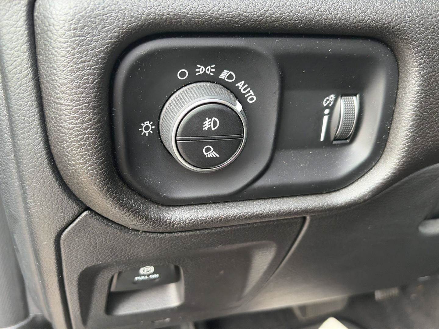 Used 2025 RAM 1500 Tradesman w/ Night Edition AWD/4WD image 7