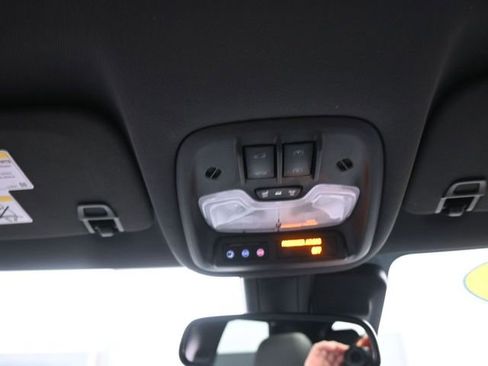 Used 2023 Chevrolet TrailBlazer ACTIV w/ Sun and Liftgate Package image 12