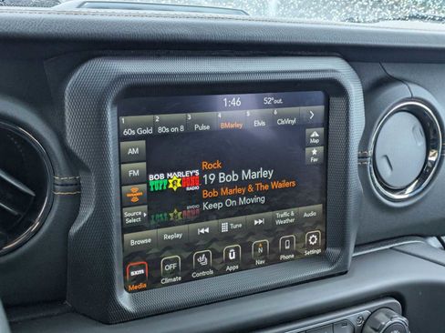 Used 2023 Jeep Wrangler Unlimited Sahara image 32