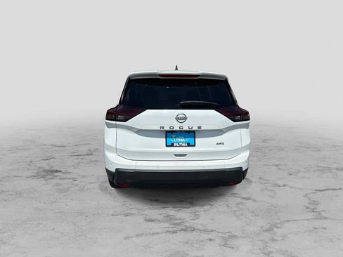 Used 2024 Nissan Rogue S AWD/4WD image 7
