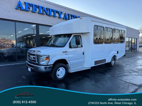 Used 2016 Ford E-350 and Econoline 350 Super Duty image 2
