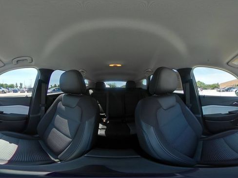 Used 2025 Chevrolet Trax LT w/ LT Convenience Package FWD image 40