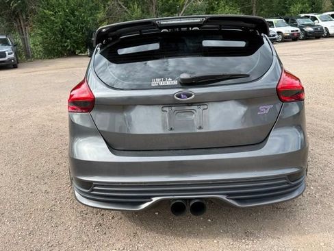 Used 2018 Ford Focus ST w/ Equipment Group 401A FWD image 5