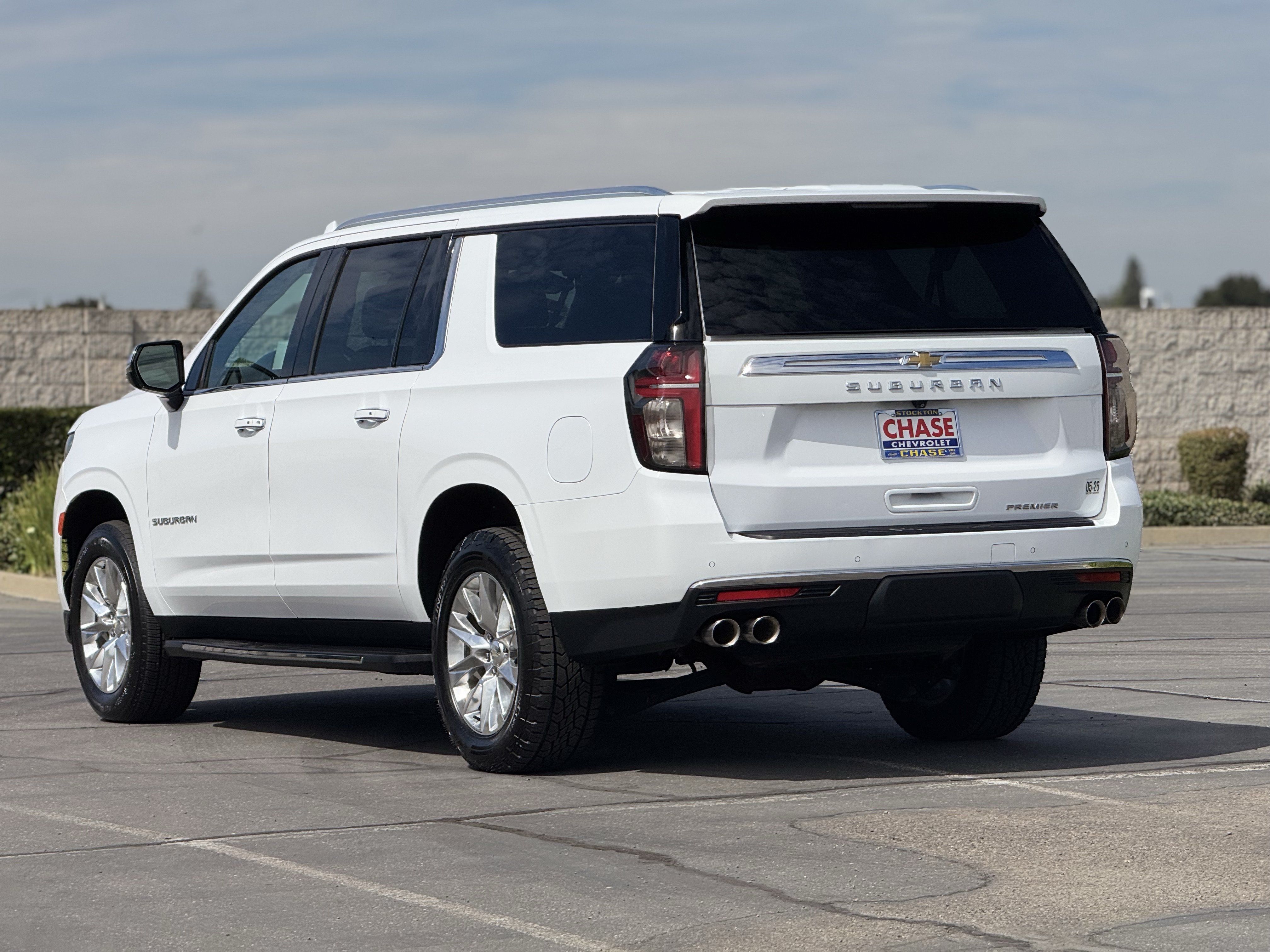 Certified 2023 Chevrolet Suburban Premier RWD image 5