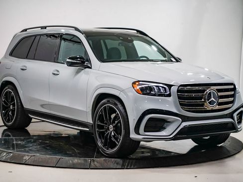 Used 2026 Mercedes-Benz GLS 580 4MATIC image 5
