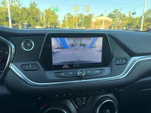 Used 2020 Chevrolet Blazer LT FWD image 17