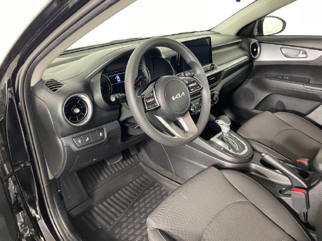 Certified 2023 Kia Forte LXS w/ LXS Technology Package FWD image 3