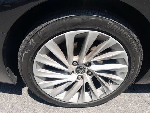 Used 2019 Lexus ES 350 Ultra Luxury w/ Accessory Package FWD image 29