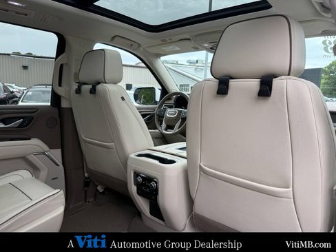 Used 2023 GMC Yukon XL Denali AWD/4WD image 27