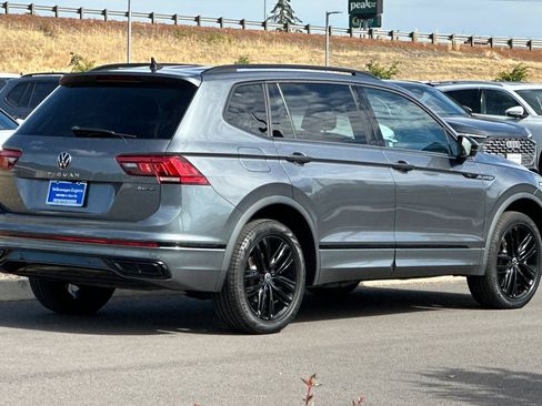Used 2022 Volkswagen Tiguan SE R-Line AWD/4WD image 3