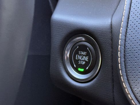 Used 2023 GMC Yukon AT4 w/ Technology Package image 39