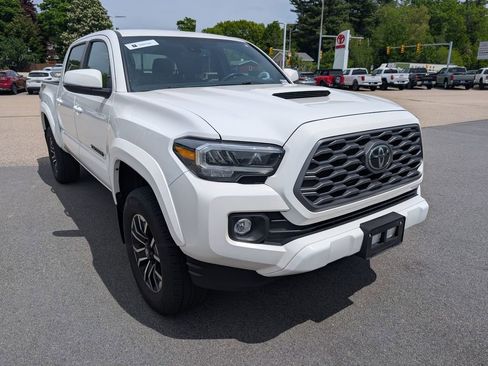 Used 2023 Toyota Tacoma TRD Sport w/ Technology Package AWD/4WD image 8