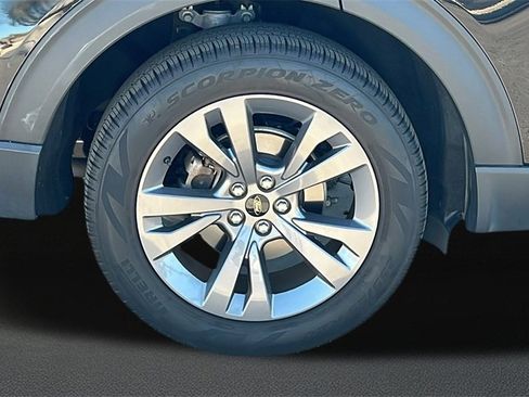 Used 2023 Ford Explorer XLT w/ Equipment Group 202A image 3