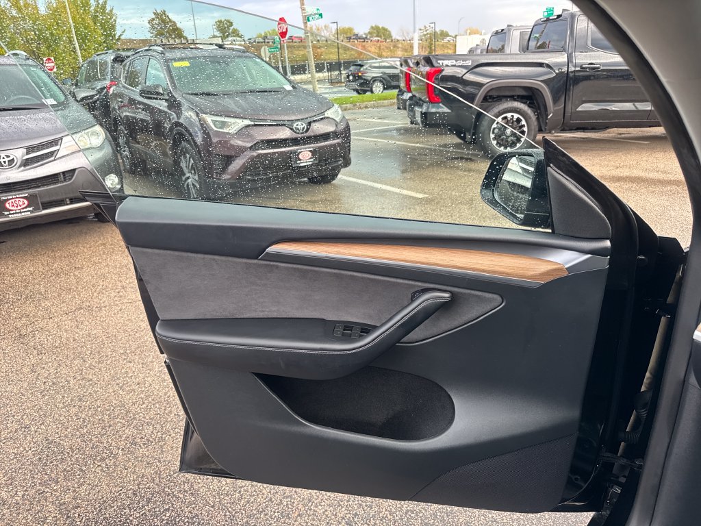 Used 2023 Tesla Model Y Long Range AWD/4WD image 33