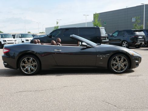 Used 2011 Maserati GranTurismo Convertible RWD image 4
