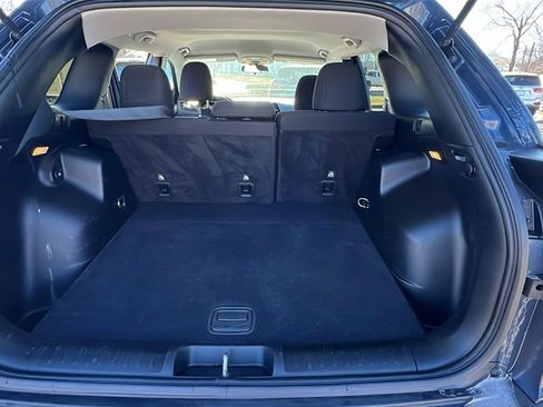 Used 2019 Jeep Cherokee Latitude w/ Cold Weather Group image 10