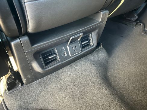 Used 2025 GMC Sierra 1500 SLT image 31