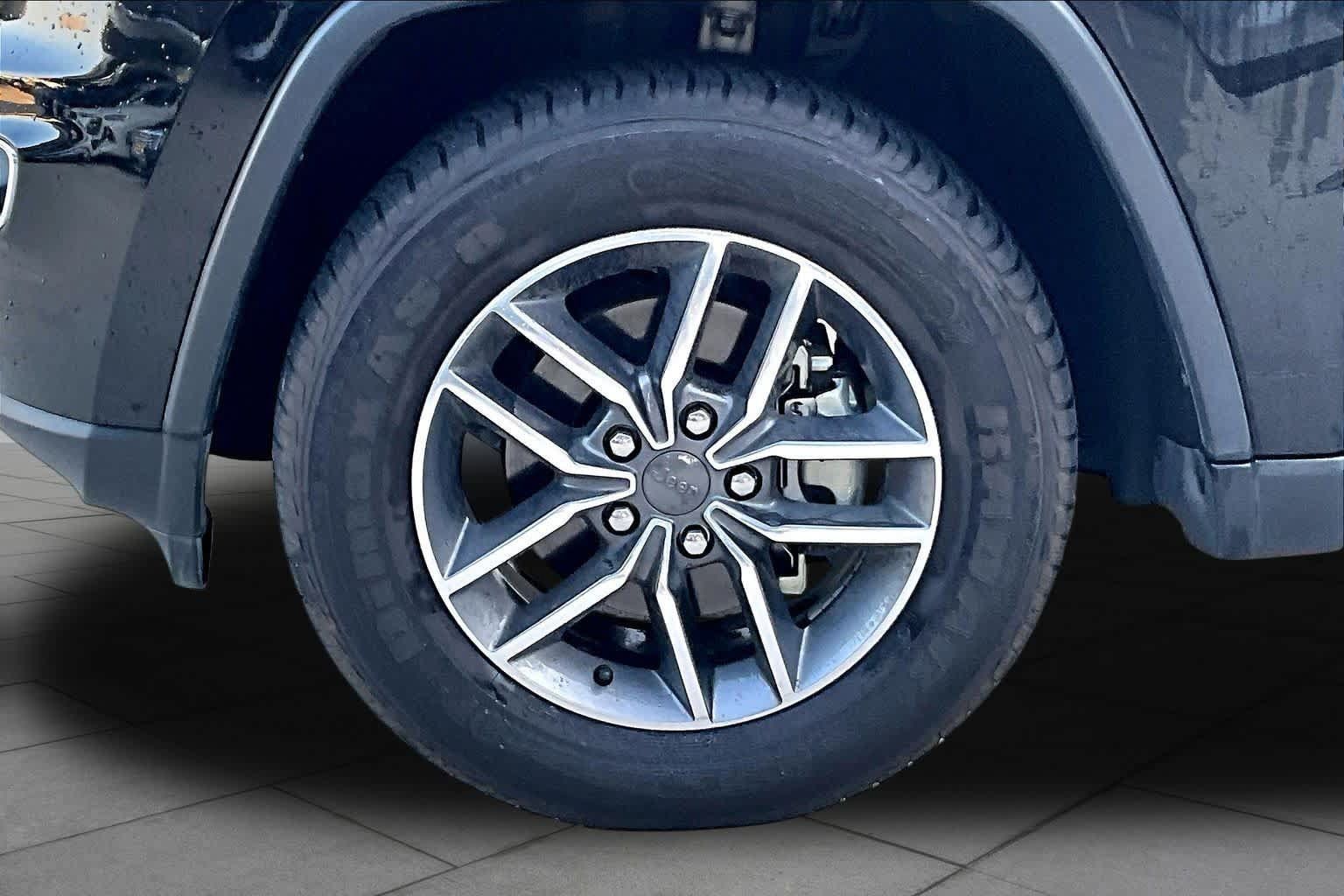 Used 2020 Jeep Grand Cherokee Limited w/ Luxury Group II RWD image 10