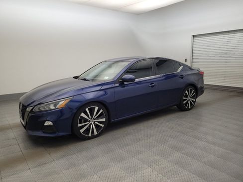Used 2019 Nissan Altima 2.5 SR image 2