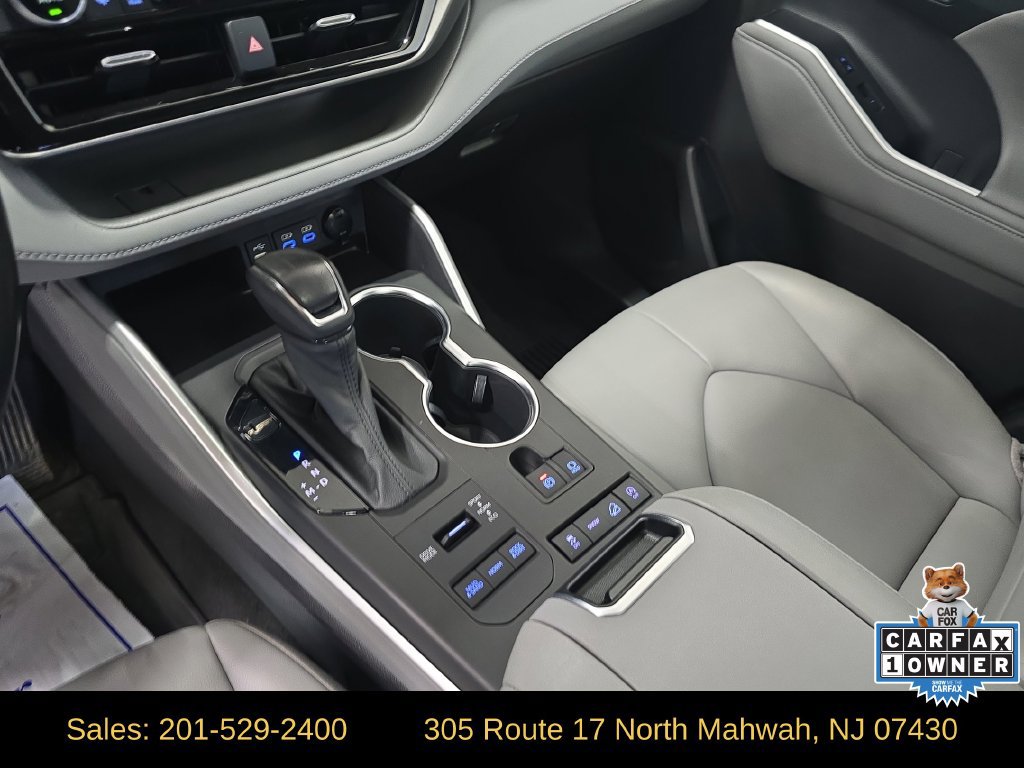 Used 2022 Toyota Highlander XLE AWD/4WD image 24