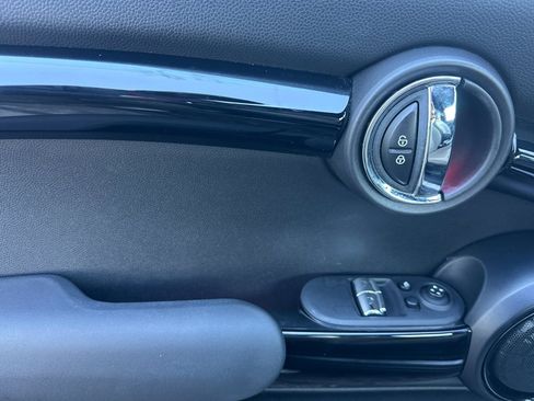 Used 2021 MINI Cooper SE w/ 8.8" Touchscreen Nav Package image 12