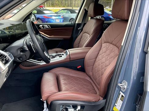 Certified 2024 BMW X7 xDrive40i w/ Premium Package image 8