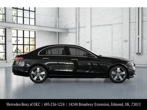 Used 2025 Mercedes-Benz C 300 4MATIC Sedan image 16