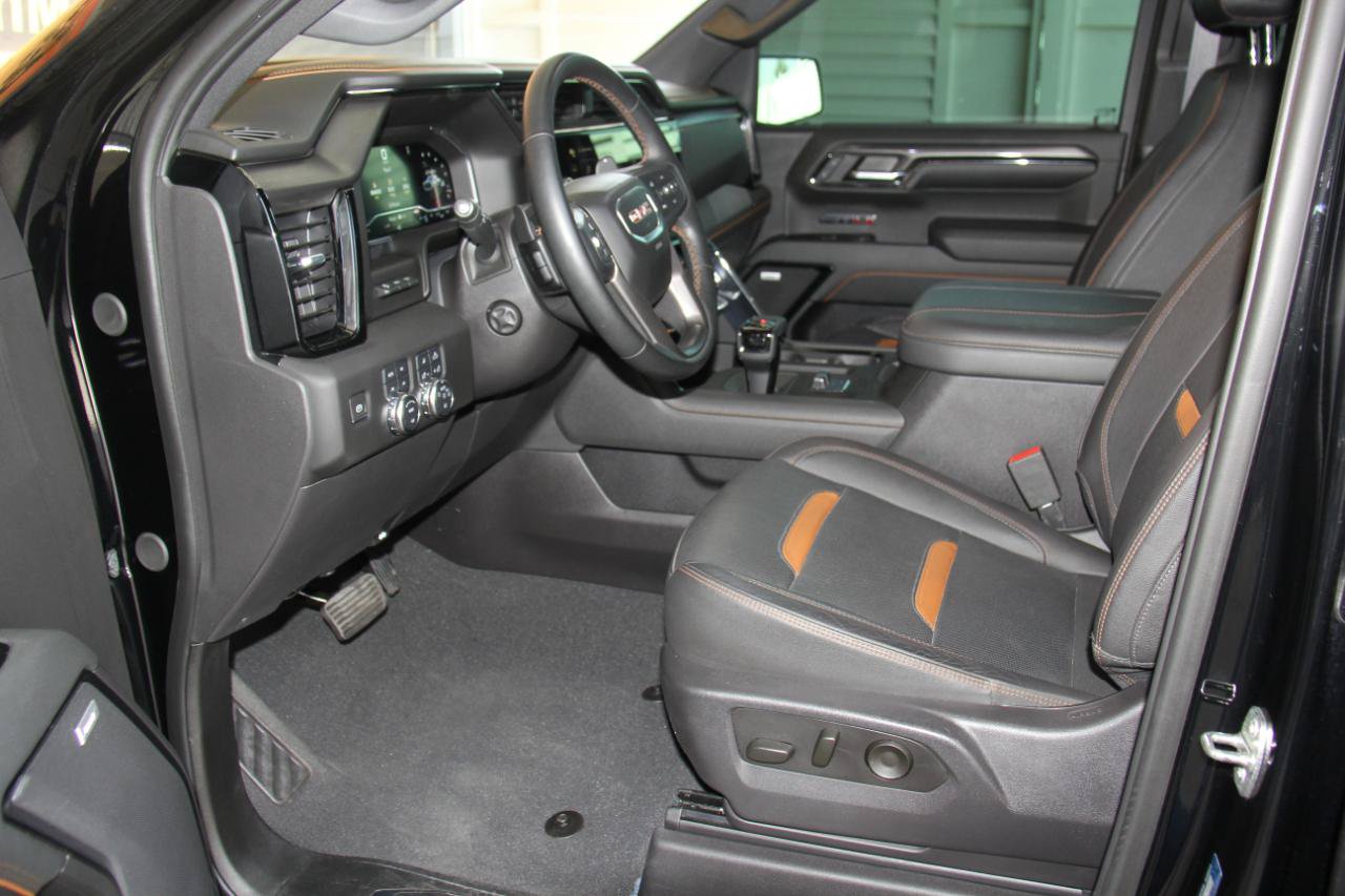 Used 2024 GMC Sierra 1500 AT4 w/ Technology Package AWD/4WD image 26