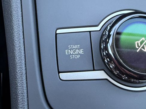 New 2026 Volkswagen Tiguan SE image 24