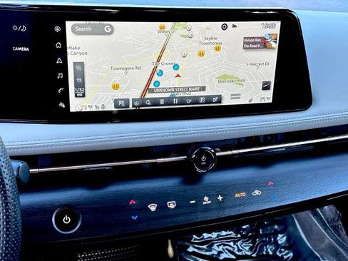 Certified 2024 Nissan Ariya FWD image 18