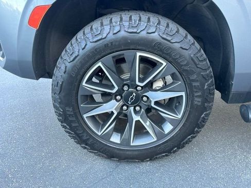 Used 2021 Chevrolet Suburban Z71 w/ Z71 Off-Road Package AWD/4WD image 33