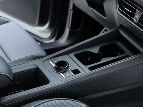 New 2026 Volkswagen Tiguan SE R-Line FWD image 73