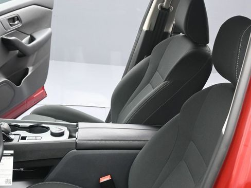 Certified 2025 Nissan Rogue S image 17