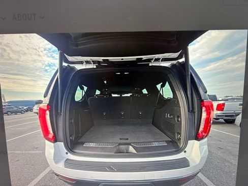 Used 2021 GMC Yukon XL AT4 w/ AT4 Premium Plus Package AWD/4WD image 8