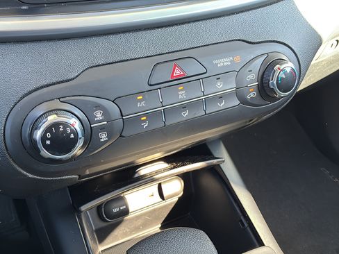 Used 2019 Kia Sorento FWD image 25